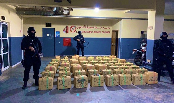 الدار البيضاء اليوم  - ضبط 24 كيلوغراماً من مخدر الشيرا بحوزة مواطن مغربي مقيم في إسبانيا