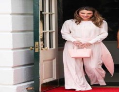 الدار البيضاء اليوم  - إطلالات مُميّزة للملكة رانيا جعلتها تتربع على عرش الموضة