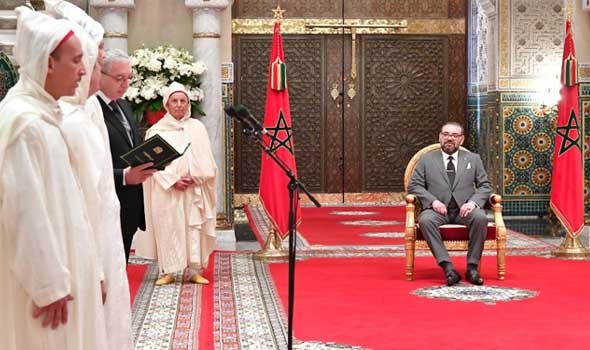 الدار البيضاء اليوم  - ملك المغرب يعزي الفنانة حنان الفاضلي في وفاة والدها ويثني على موهبته