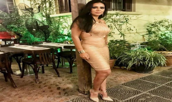 الدار البيضاء اليوم  - رانيا يوسف تخطف الأنظار بفستان أنيق في افتتاح مهرجان الجونة