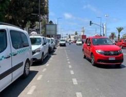 الدار البيضاء اليوم  - المئات من سيارات الأجرة تجوب الدار البيضاء دون 