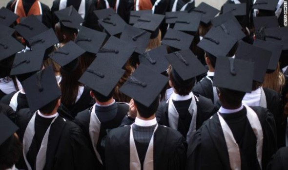 وزارة التعليم العالي تتخذ قراراً من أجل تسهيل التحاق الطلبة المغاربة العائدين من أوكرانيا