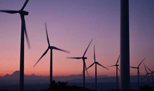 بنك الاستثمار الأوروبي يُمول مشاريع الوكالة المغربية للطاقة المستدامة
