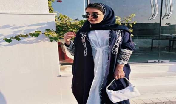 الدار البيضاء اليوم  - عبايات بتصميمات كلاسيكية تناسب عيد الأم