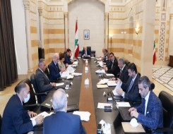الدار البيضاء اليوم  - الحكومة اللبنانيةِ تقررَ كسرُ القطيعةِ الرسميةِ معَ دمشقَ لتسهيلِ إعادةٍ النازحينَ