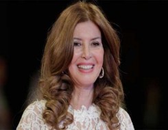 الدار البيضاء اليوم  - منة حسين فهمي تكشف السر في ظهور والدتها ميرفت أمين وترد على المنتقدين