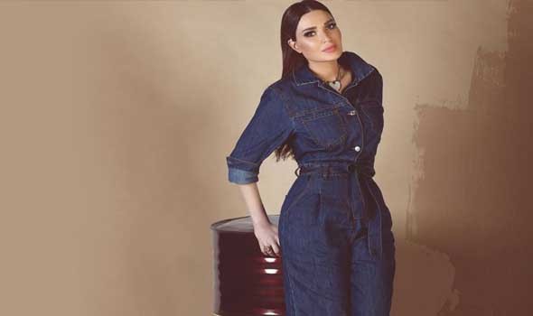 الدار البيضاء اليوم  - أفكار لتنسيق بنطلون الـ Mom Jeans هذا الشتاء