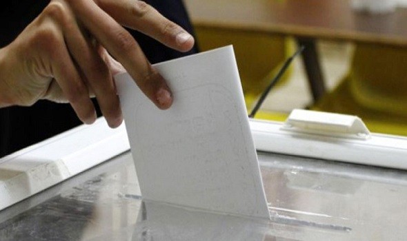 التونسيون إلى صناديق الإقتراع للتصويت على إستفتاء الرئيس بن سعيد