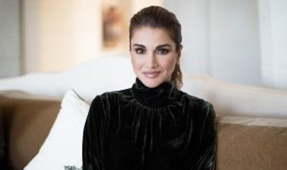 الملكة رانيا تفاجئ يوتيوبر أردنياً على الهواء مباشرة