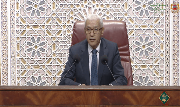 رشيد الطالبي العلمي يحث البرلمانيين المغاربة على الالتزام بـبروتوكول استقبال الملك