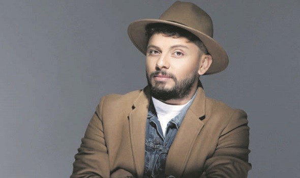 الدار البيضاء اليوم  - الفنان المغربي حاتم عمور يتحدث عن نجاح أغنية “ما يستهلني”