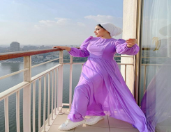 الدار البيضاء اليوم  - أفضل طريقة لارتداء الفساتين الساتان في الصيف
