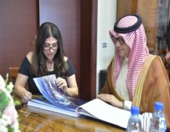 الدار البيضاء اليوم  - السفير السعودي يزور المعهد اللبناني للموسيقى ليُهنّئ هبة القواس بالمنصب الجديد